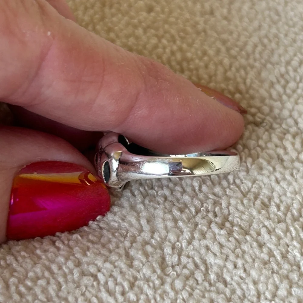 925 Sterling Silver embrace unique